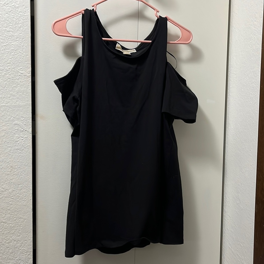 Michael kors black cold shoulder tee 1x nwt mrsp. 68